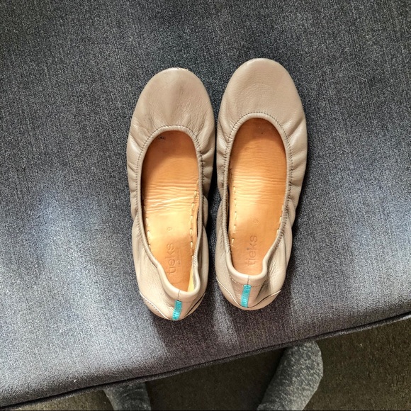 taupe tieks